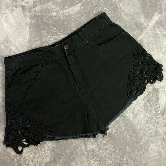 Black crochet jean shorts - Picture 1 of 7